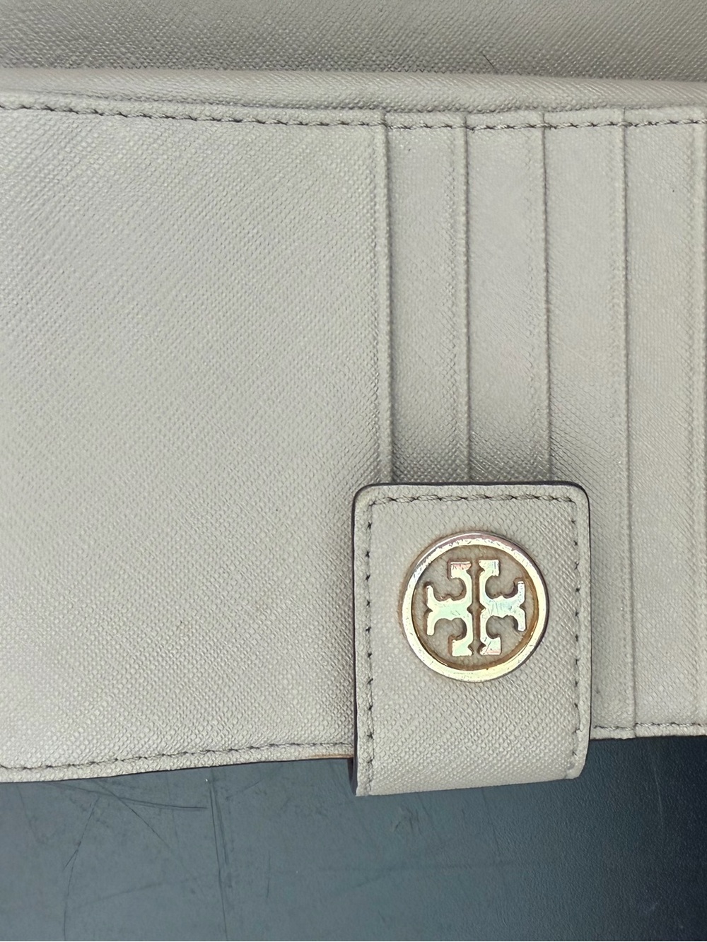Tory Burch Gray Saffiano Leather Wallet Zip Around Continental Wallet Gold Logo - Picture 2 of 4